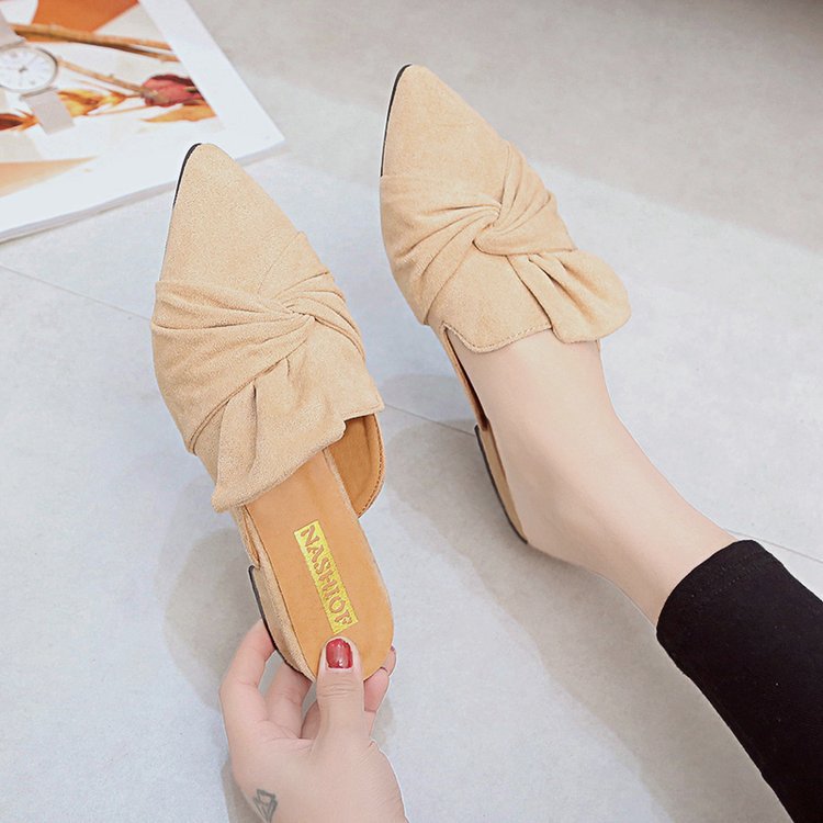 Suede pointed slippers