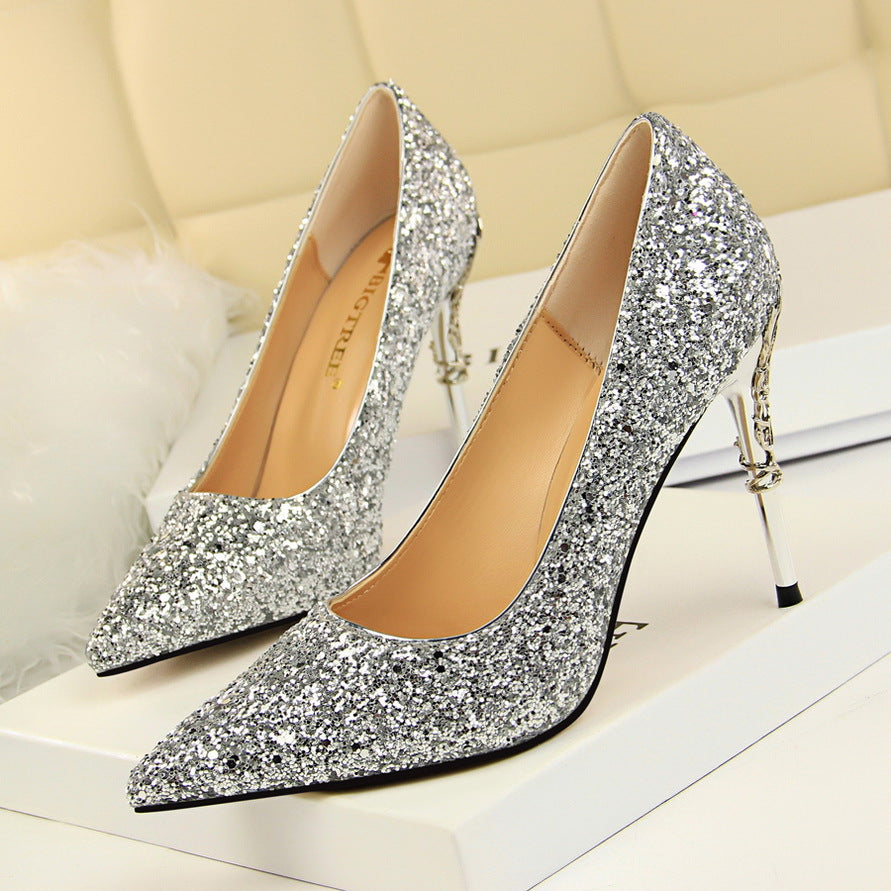 Pointed sequined high heels
